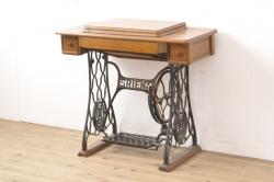 中古　美品　イタリア輸入家具　ディスプレイ台としてもおすすめ!クラシカルな佇まいが魅力のキドニーテーブル(サイドテーブル、コンソールテーブル、電話台、花台)(R-051136)