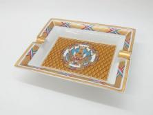 フランス　HERMES(エルメス)　珍しい柄!ゴールドを基調とした上品なデザインのアッシュトレイ(灰皿、トレー、プレート)(R-073654)