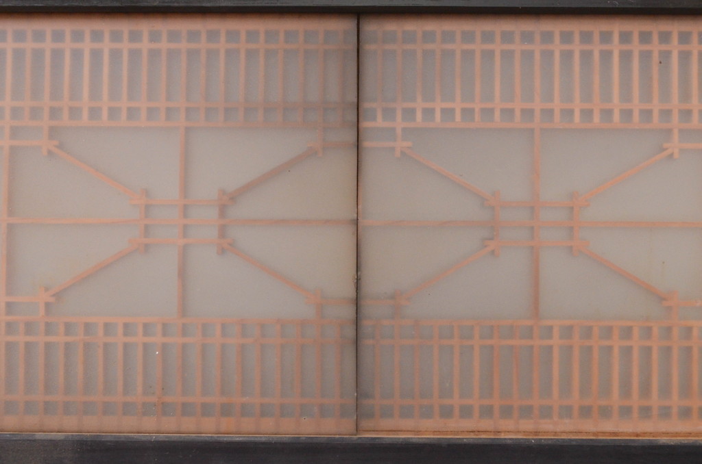 アンティーク建具　両面ガラス　黒縁がアクセントの組子入り筬欄間1枚(明り取り、明かり取り、オサランマ、おさらんま)(R-071541)