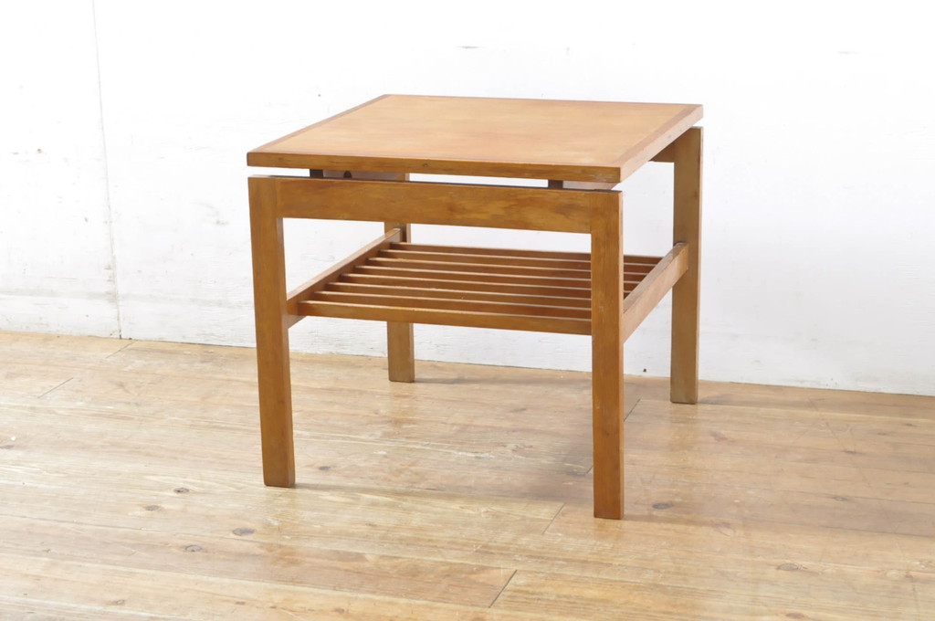 イギリスビンテージ オーク材 シンプルなデザインが魅力のローテーブル