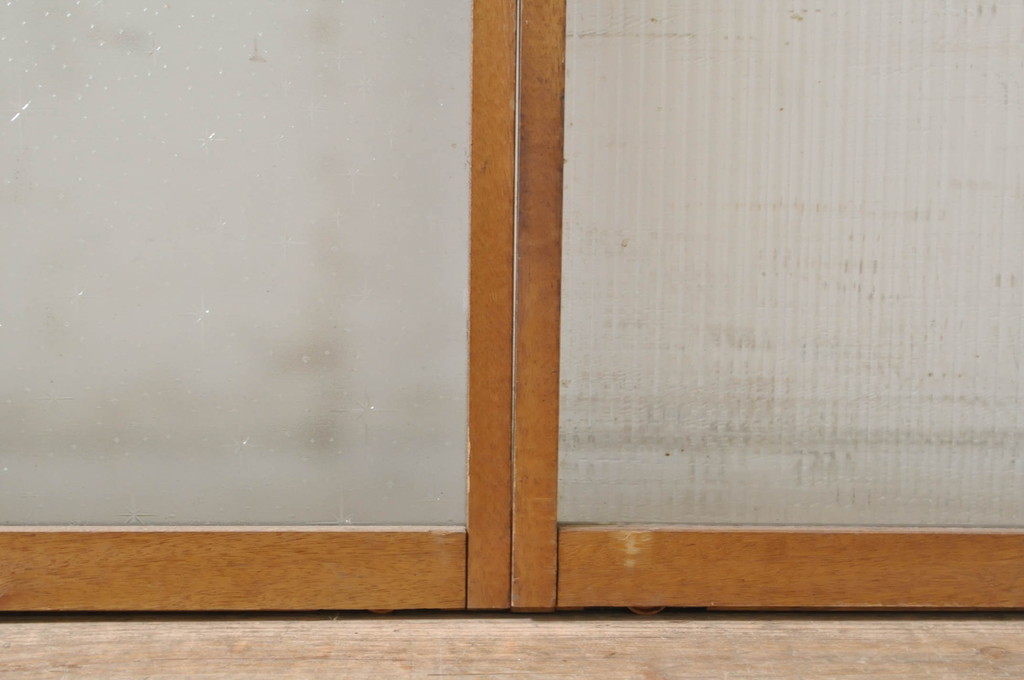 アンティーク建具　どこか懐かしい雰囲気漂うモールガラス窓4枚セット(引き戸、ガラス戸)(R-072445)