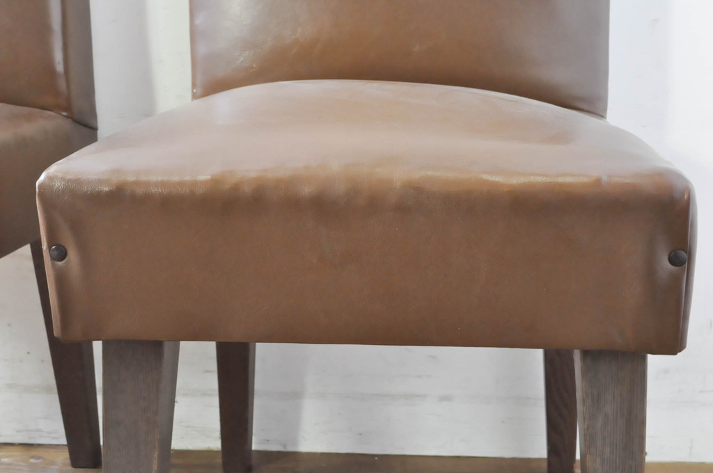 和製アンティーク　レトロな雰囲気漂う合皮のチェア2脚セット(椅子、イス)(R-065803)