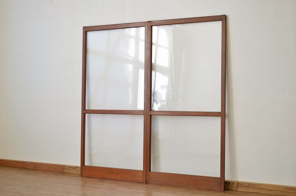 種類豊富な品揃え タD0096 ×2枚 昭和レトロなデザインガラスの大きな古い木枠ガラス戸 古建具引き戸サッシ古民家ヴィンテージL松 