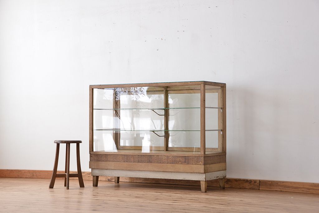 下段ガラス内昭和レトロ 木製 飾り棚 陳列ケース ガラス ショーケース 