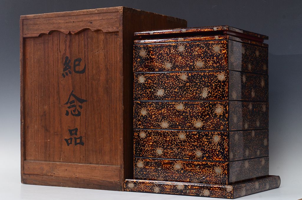 アンティーク雑貨 古い漆の木製五段重箱(お重、漆器) | ラフジュ工房