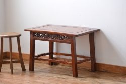 アンティーク雑貨　古民具・骨董　龍の彫刻が美しい古い欅材のサイドテーブル