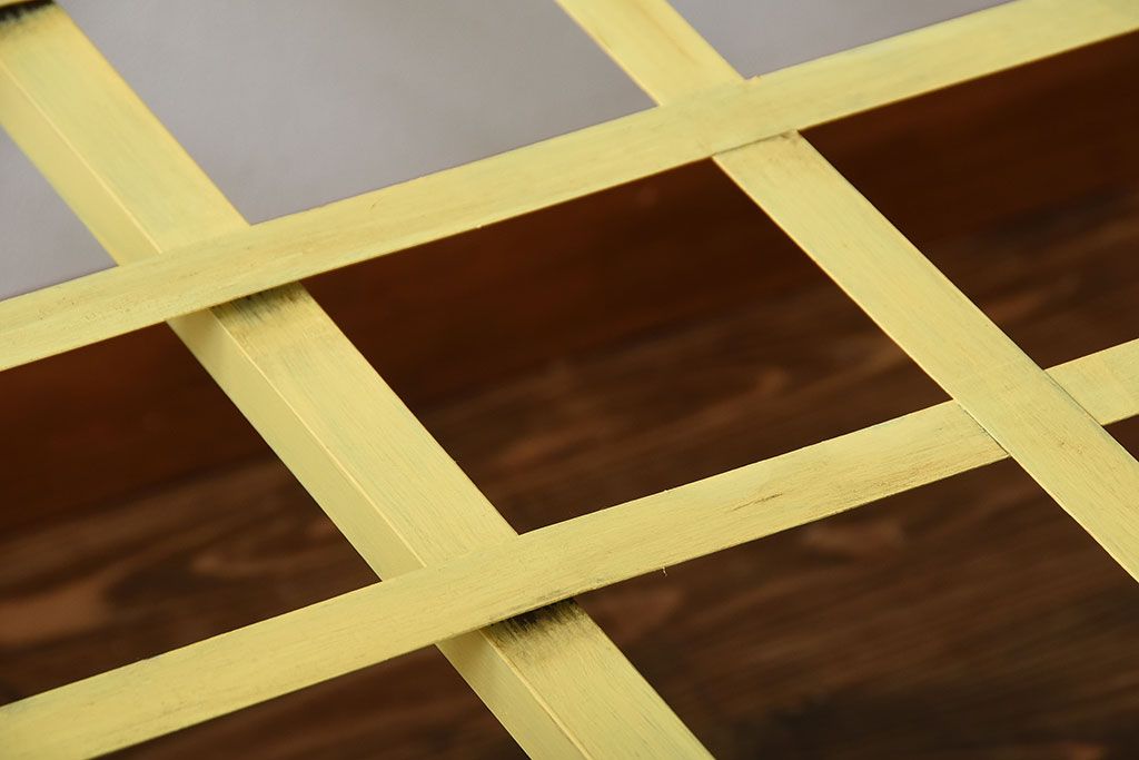 アンティーク家具　アンティークペイント　かわいらしい色のアイアン折り畳みベッドフレーム