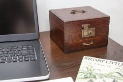 アンティーク雑貨　和製アンティーク　古いナラ材の小さな木箱