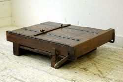 アンティーク雑貨　古い欅材の重厚な紙切り台