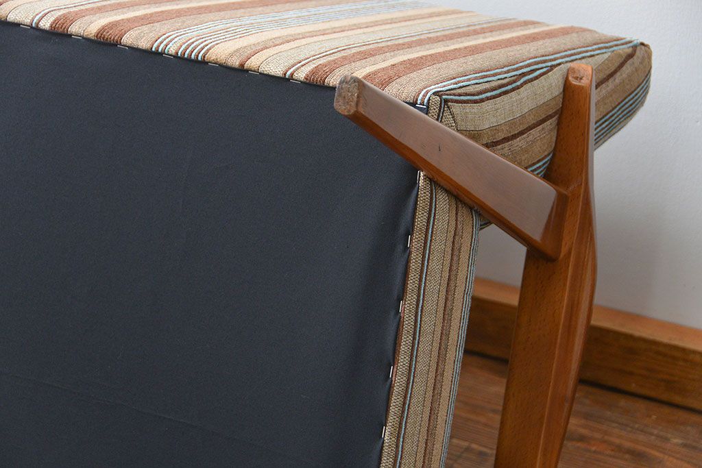レトロ家具　アンティーク　かわいいストライプ模様のレトロな2.5人掛けソファ(ベンチ)