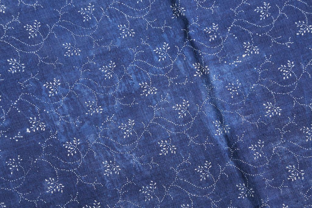 アンティーク雑貨　アンティーク　インディゴ(藍)染めハンガリーリネンのテーブルクロス(花柄)(1)