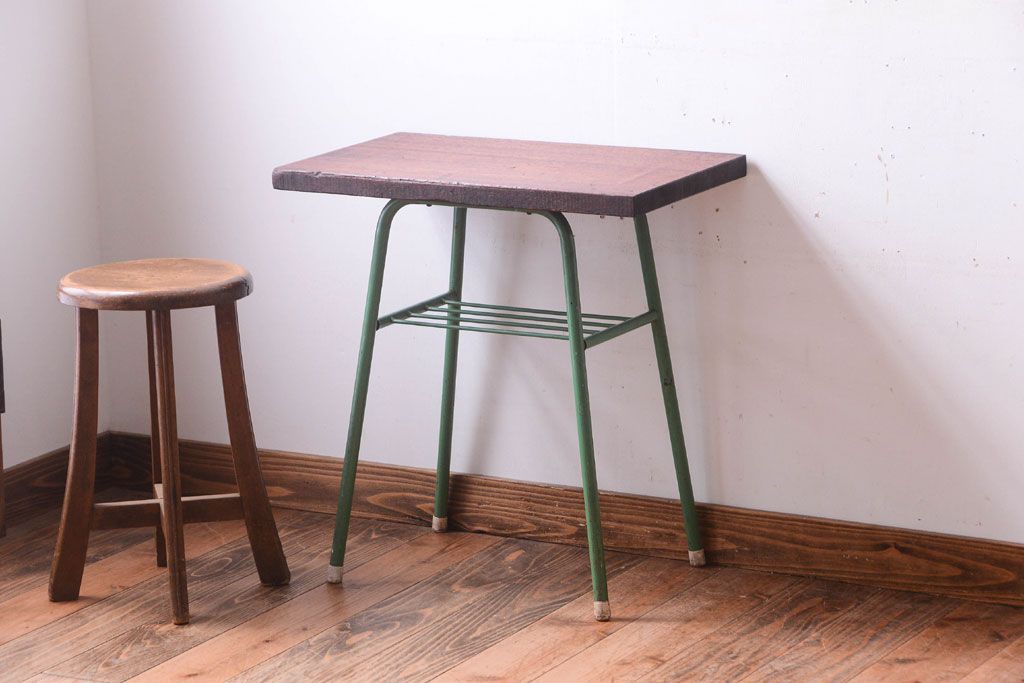 レトロ家具　昭和レトロ　シンプルな鉄脚サイドテーブル