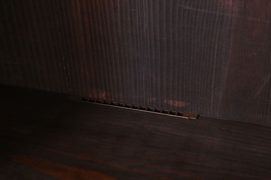 アンティーク家具　和製アンティーク　前面唐木・黒檀材!脚付きの大ぶりローボード(ハーモニカたんす・音色箪笥)