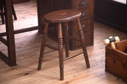 アンティーク家具　イギリスアンティークの上品な丸スツール(椅子、チェア)