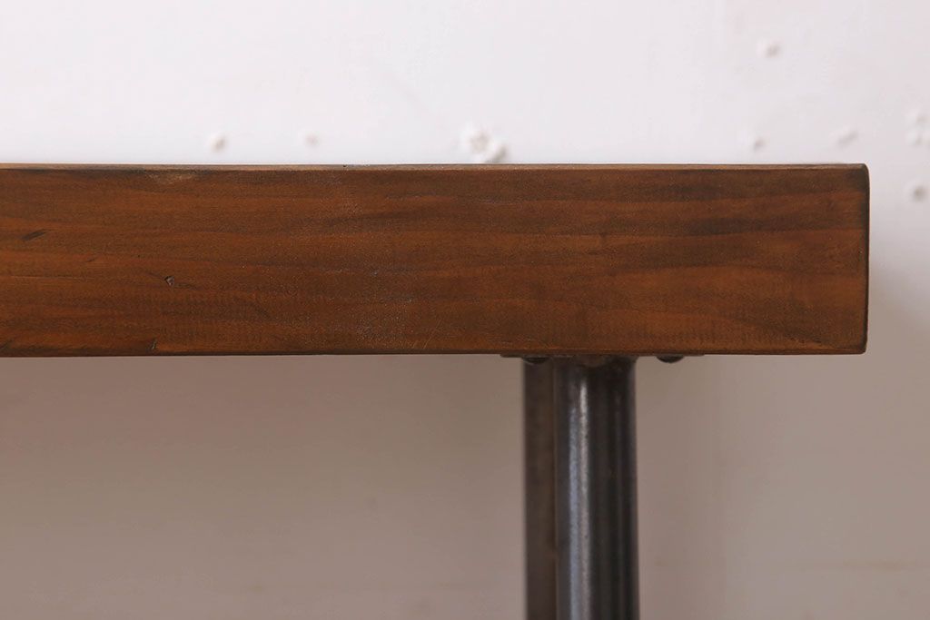 アンティーク家具　天板一枚板　檜材　シンプルな鉄脚ベンチ(1)