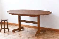 ヴィンテージ家具　北欧ビンテージ　ウォールナット材製　シンプルなエクステンションテーブル(1)