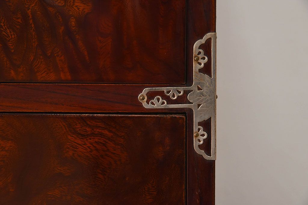 アンティーク家具　和モダン　欅玉杢材　漆塗り　古い衣装箪笥ローボード(1)