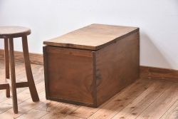 アンティーク雑貨　昭和レトロ　古い味わいのあるアンティーク木箱(収納箱・道具箱)