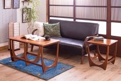 ヴィンテージ家具　北欧ビンテージ　G-PLAN(ジープラン)　チーク材　洗練されたデザインがおしゃれなネストテーブル(2)