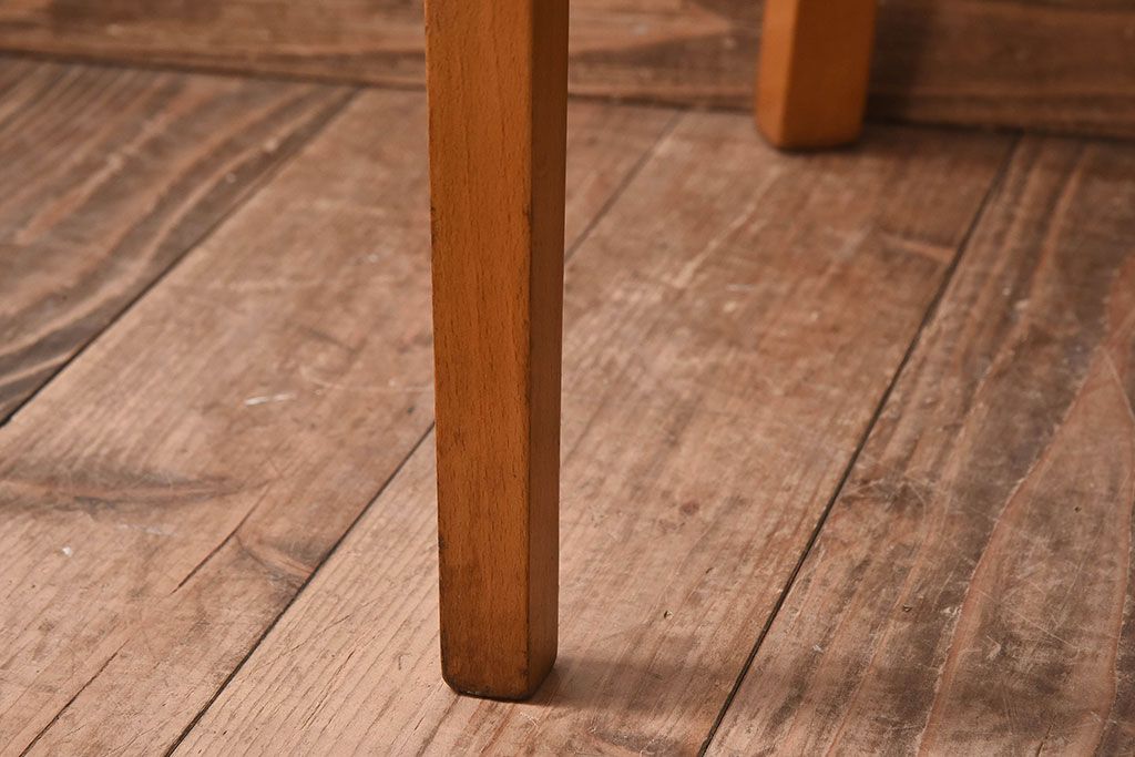 アンティーク家具　イギリスアンティーク　滑らかな木肌が魅力のブナ材製クッションチェア(椅子)(2)