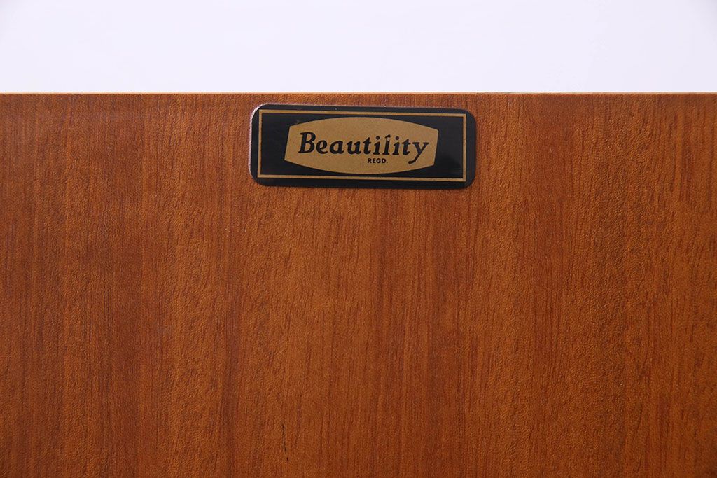 北欧家具　Beautility社製　珍しいデザインのサイドボード(ローボード、リビングボード)