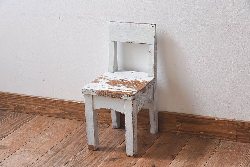 アンティーク雑貨　オリジナルペイント　小さな子供椅子(飾り台)