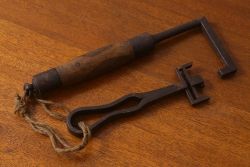 アンティーク雑貨　和製アンティーク　明治期の古い蔵戸の鉤(鍵)