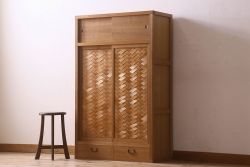 アンティーク家具　和モダン　1970年頃　明るい木肌が印象的な茶水屋(置き水屋、戸棚、収納棚)