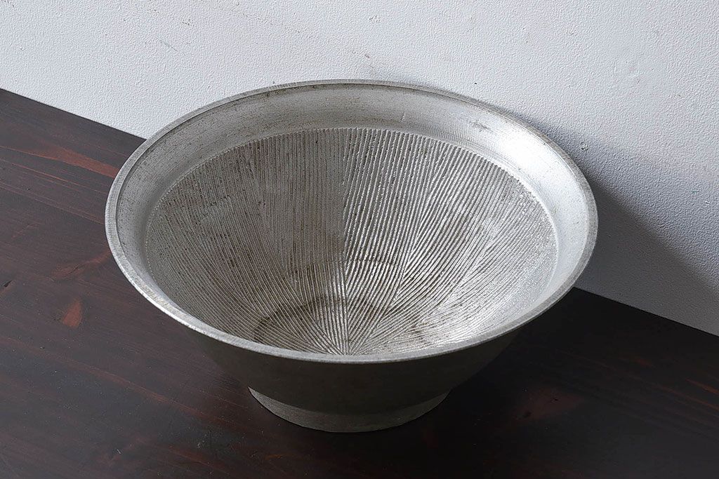 アンティーク雑貨 昭和期 珍品 アルミ製のすり鉢(ディスプレイ雑貨 