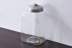 アンティーク雑貨　レトロな雰囲気を放つガラス瓶(ガラスビン、角瓶)
