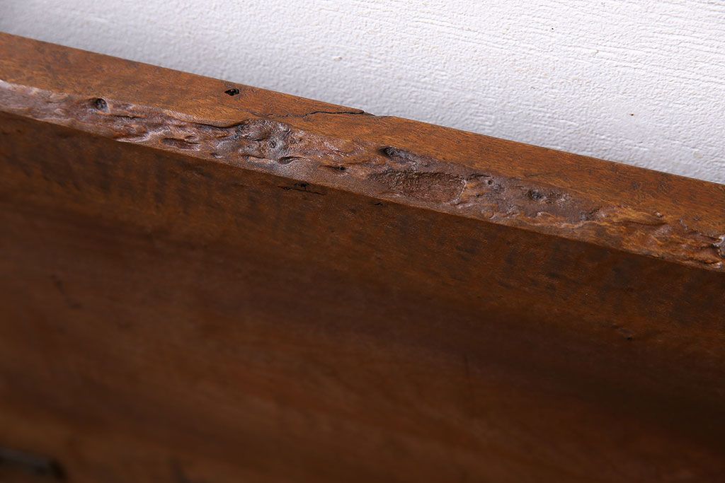 アンティーク家具　和製アンティーク　古い朴ノ木材の鉄脚ローテーブル(飾り台)