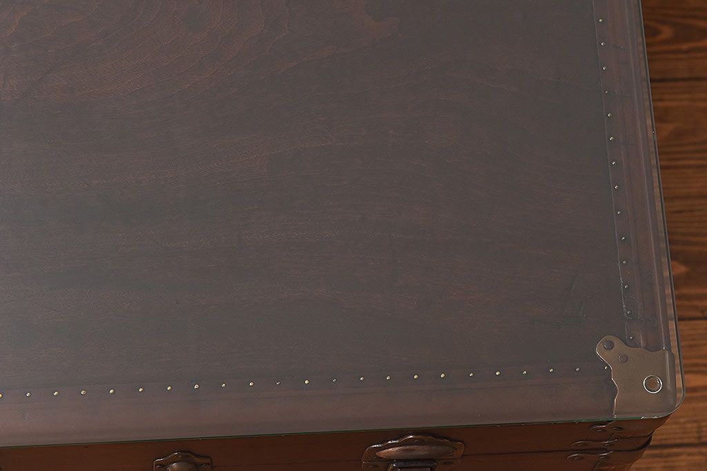 アンティーク雑貨　イギリスアンティーク　ガラス天板付きトランクテーブル(センターテーブル)