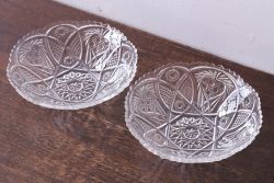 アンティーク雑貨　繊細で華やかなデザインのガラス製レース深皿(鉢、ボウル)2枚セット(2)