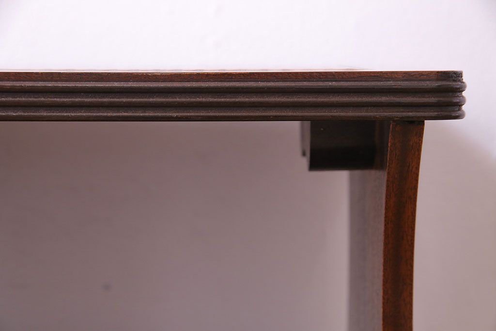イギリス家具　マガジンラック付きレザートップのサイドテーブル(花台)