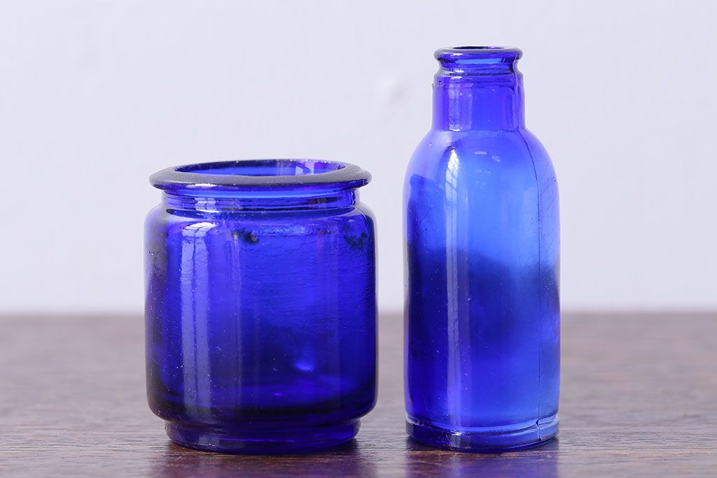 アンティーク雑貨　西洋アンティーク　ディスプレイに活躍するガラス小瓶(ビン)2個セット
