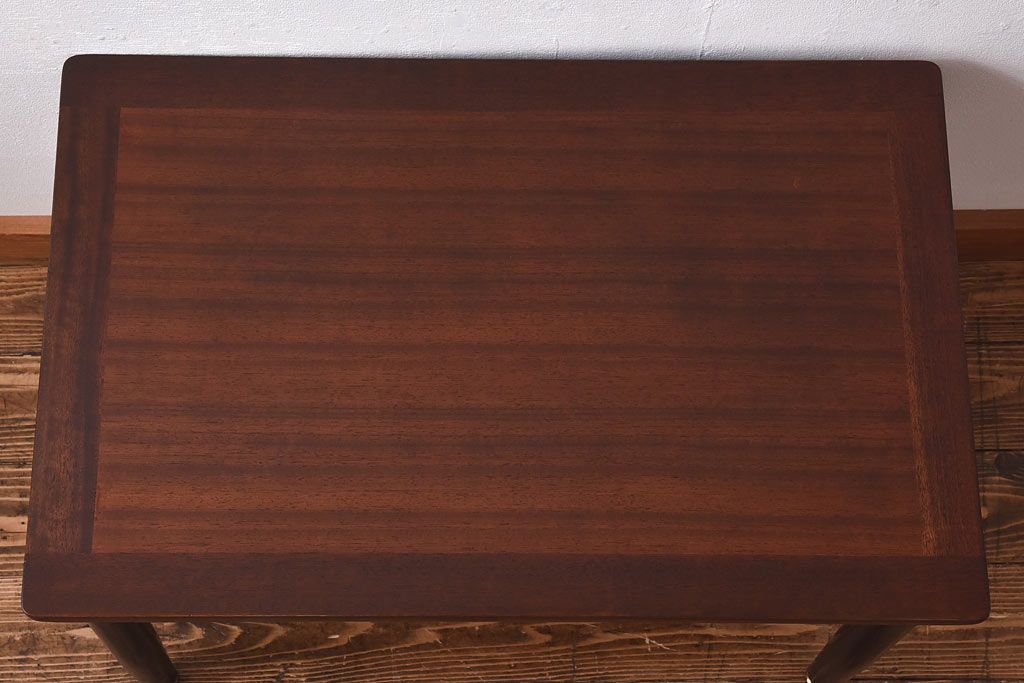 ヴィンテージ家具　G-plan(ジープラン)　北欧ビンテージ　チーク材　BBシリーズ　スタイリッシュなサイドテーブル(コーヒーテーブル)(1)