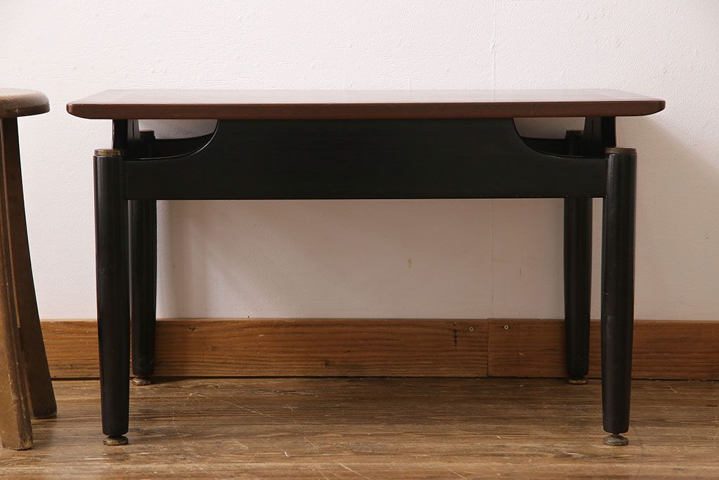 ヴィンテージ家具　G-plan(ジープラン)　北欧ビンテージ　チーク材　BBシリーズ　スタイリッシュなサイドテーブル(コーヒーテーブル)(2)
