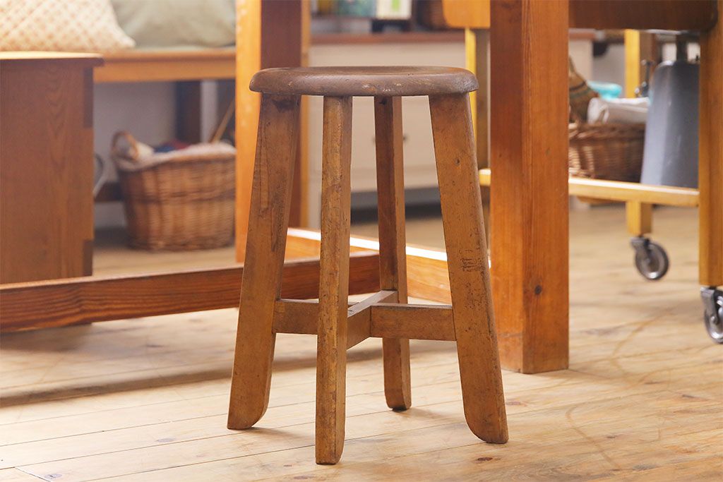 アンティーク雑貨 昭和レトロ シンプルなデザインのスツール(丸椅子