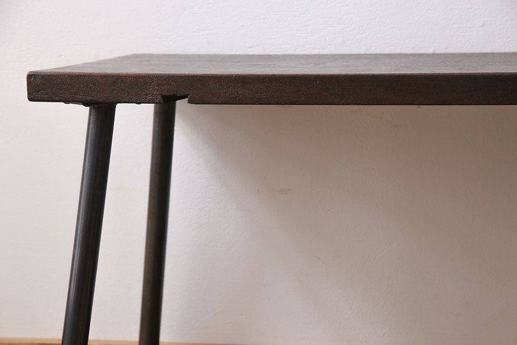 アンティーク家具　昭和中期　古材使用　シンプルなデザインが使いやすい鉄脚ベンチ(板座チェア、椅子)(2)