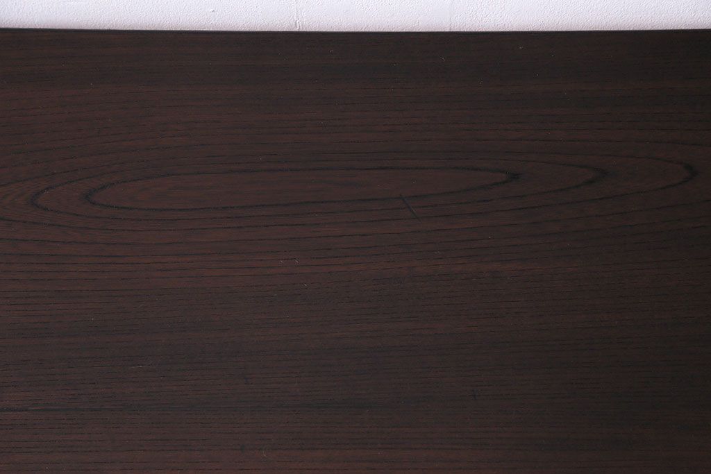 リメイク品　古材使用　欅材の深い色味が魅力の鉄脚テーブル(サイドテーブル、作業台、カフェテーブル)