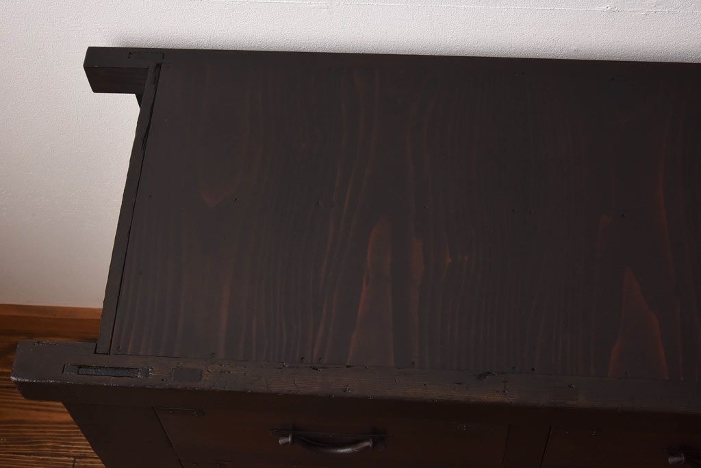 アンティーク家具　和製アンティーク　ヒノキ材　6尺　古い引手が味わい深いタンス(水屋箪笥、引き出し、チェスト)