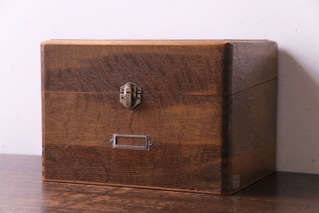 アンティーク雑貨 ナラ材製 昔懐かしい雰囲気が漂うシンプルな薬箱(木箱、救急箱、小物入れ) ラフジュ工房