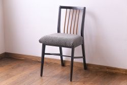 中古　唐木材　松の図　象嵌風意匠とフレームのデザインが目を引くダイニングチェア(椅子)(R-037709)