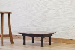 アンティーク家具　可愛いデザイン!漆の綺麗な小さなちゃぶ台
