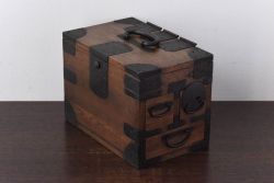 アンティーク雑貨　和製アンティーク　桐材　味わいのある柔らかな風合いが魅力的な硯箱(小引き出し)(R-030380)