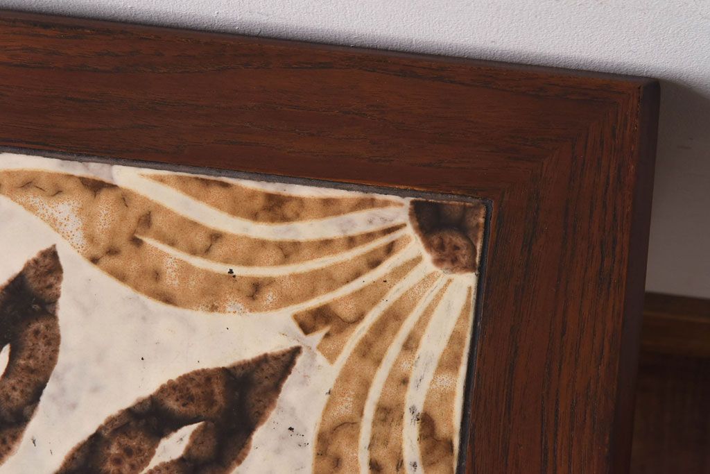 アンティーク雑貨　デンマーク家具　チーク材　タイル天板が目を引くビンテージのサイドテーブル・小(花台、コーヒーテーブル)(R-030449)