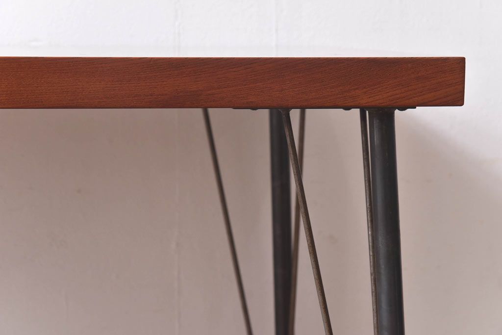 リメイク　ケヤキ材　個性の光る空間づくりにおすすめの鉄脚付き作業台(サイドテーブル、作業台、カフェテーブル)
