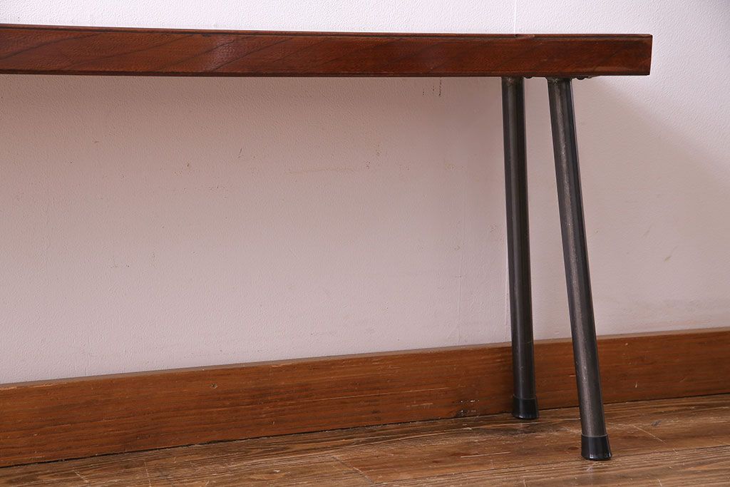 昭和初期　ケヤキ材一枚板　つややかな漆塗りのリメイク鉄脚ベンチ(板座チェア、椅子)