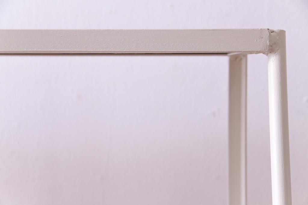 ラフジュ工房オリジナル　チーク無垢材　ペイント台形アイアンラック(飾り棚、陳列棚)