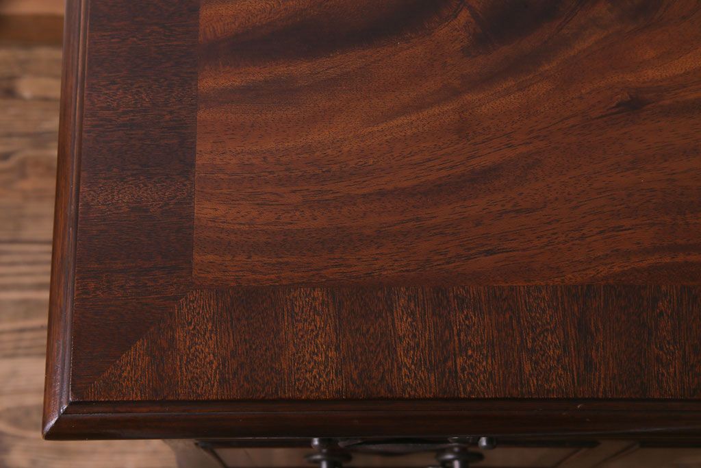 ヴィンテージ家具　イギリスビンテージ　ウォールナット　上品な佇まいが素敵なニーホールデスク(コンソールテーブル、両袖机)